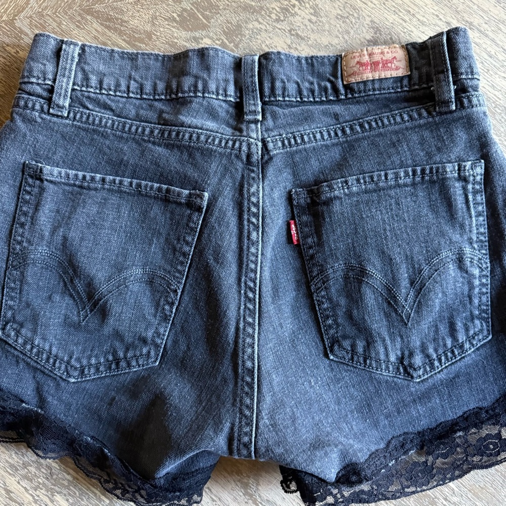 Women's Black Levi Denim Shorts with Lace Trim size 7 - Picture 4 of 12